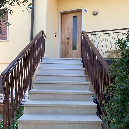 דירות לאזיסה La Casa Di Thomas מראה חיצוני תמונה