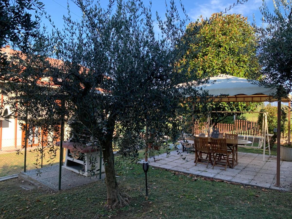 דירות לאזיסה La Casa Di Thomas מראה חיצוני תמונה